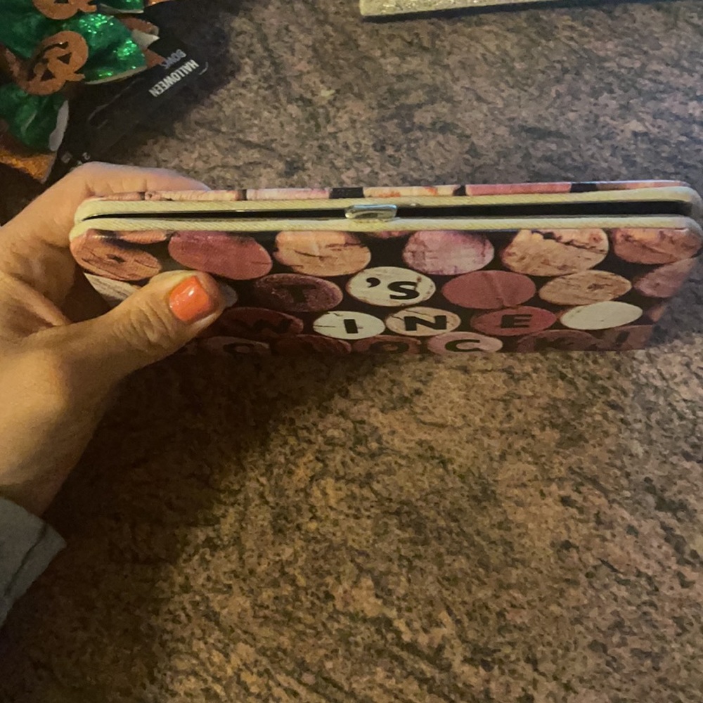 Icing Wallet! - Picture 2 of 6